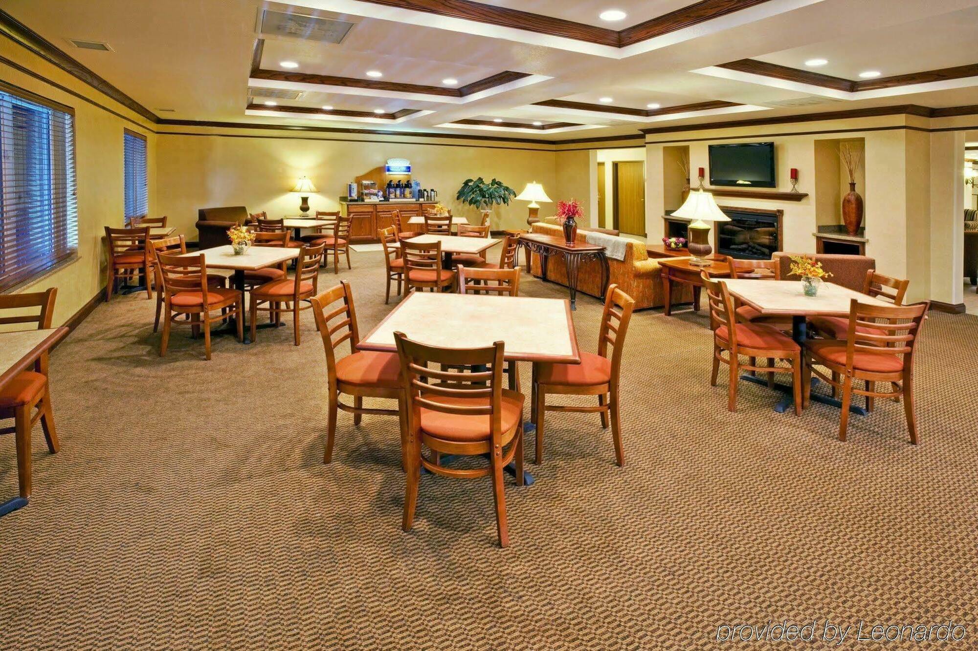 Holiday Inn Express & Suites Jacksonville By Ihg South Jacksonville Екстериор снимка