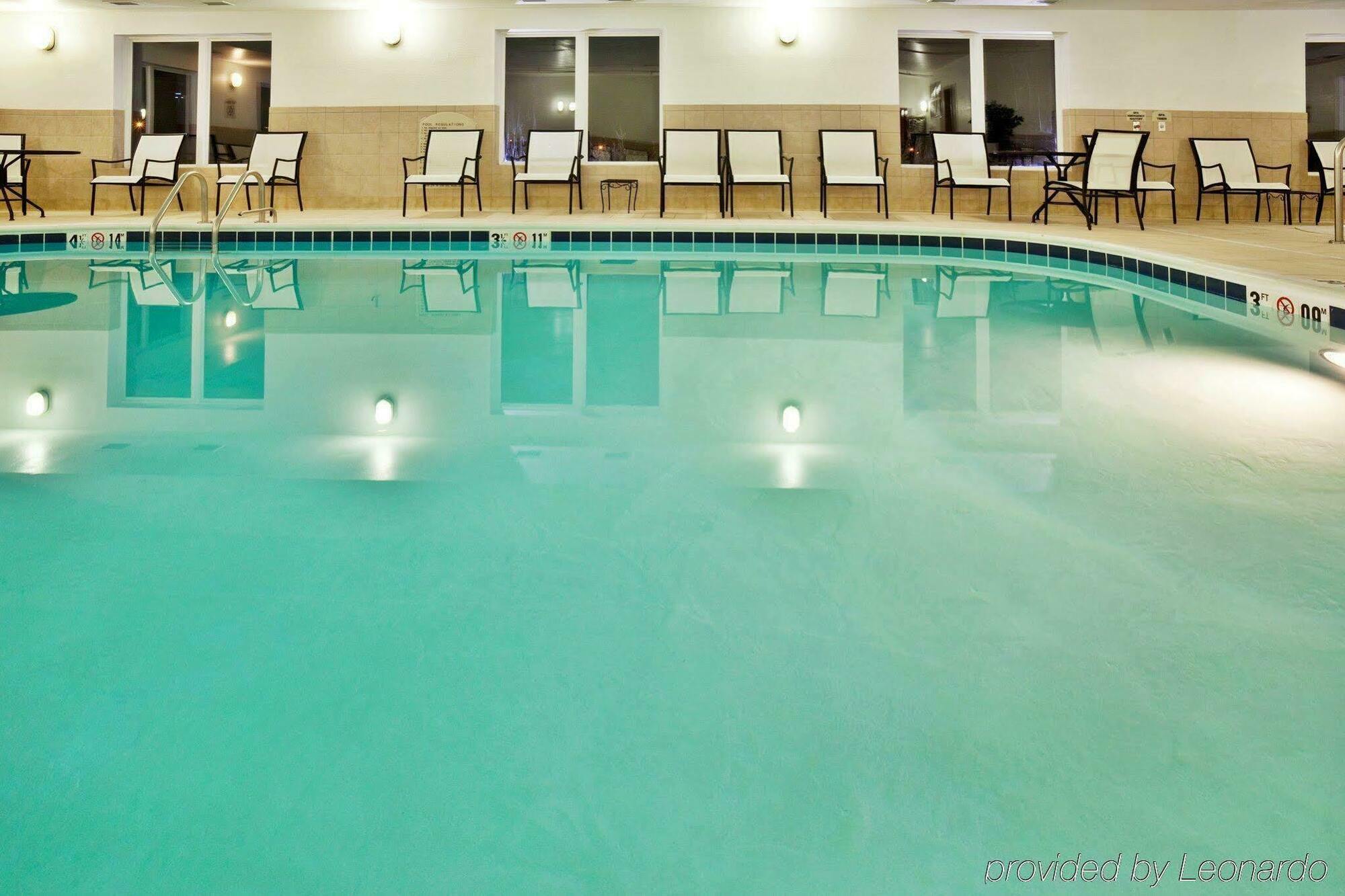Holiday Inn Express & Suites Jacksonville By Ihg South Jacksonville Екстериор снимка