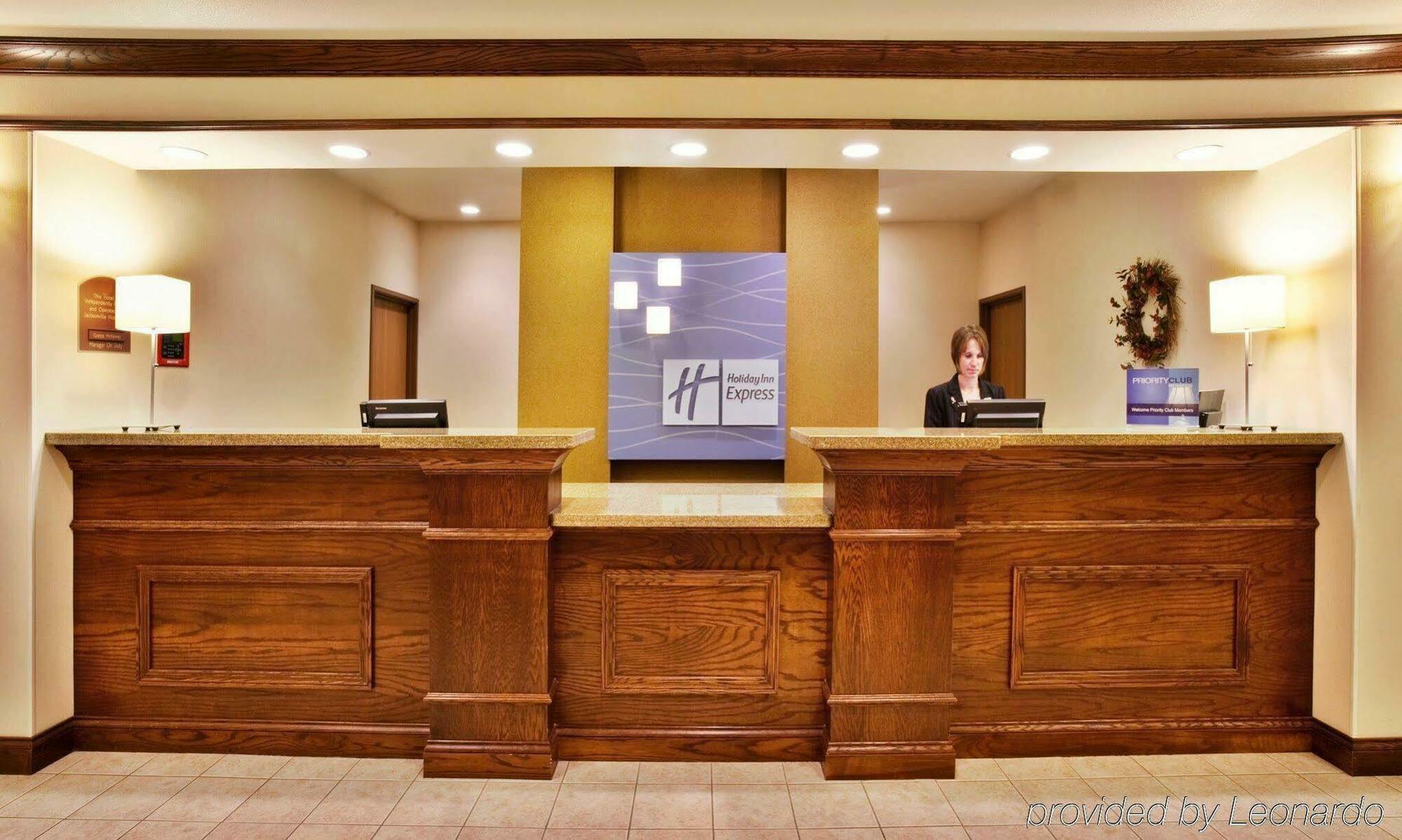 Holiday Inn Express & Suites Jacksonville By Ihg South Jacksonville Екстериор снимка